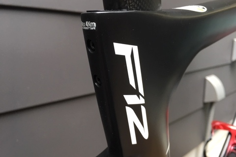 PINARELLO DOGMA F12 DISK オ、オーラが凄いです(><)