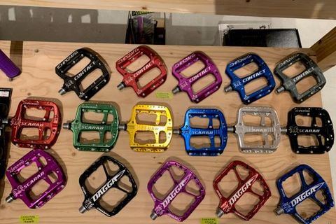 CHROMAG取り扱いスタートいたしました！