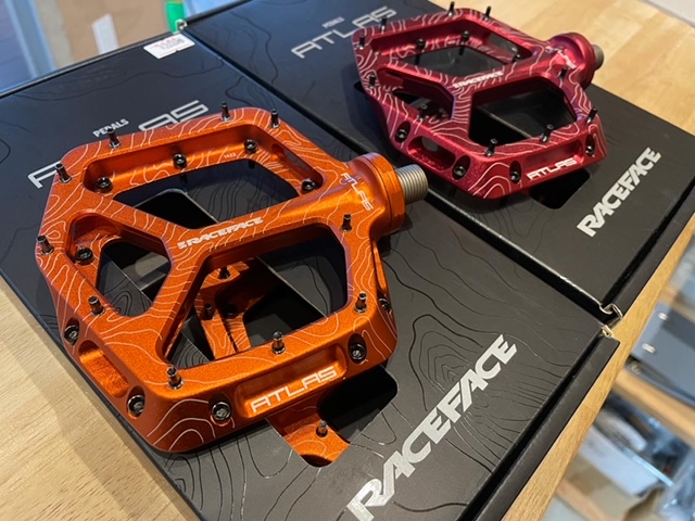 ちょっと良いペダル！！RACEFACE ATLASお久しぶりの入荷です