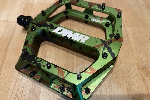 DMR VAULT 限定モデル入荷しました！！