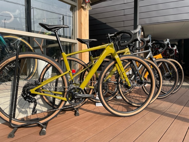 グラベルバイクといえばcannondale TOPSTONE！！ガラポンセールで