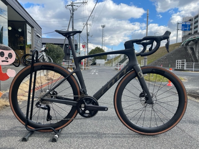 Scott foil 20 フルカーボン　完成車 Scott foil 20 フルカーボン完成車