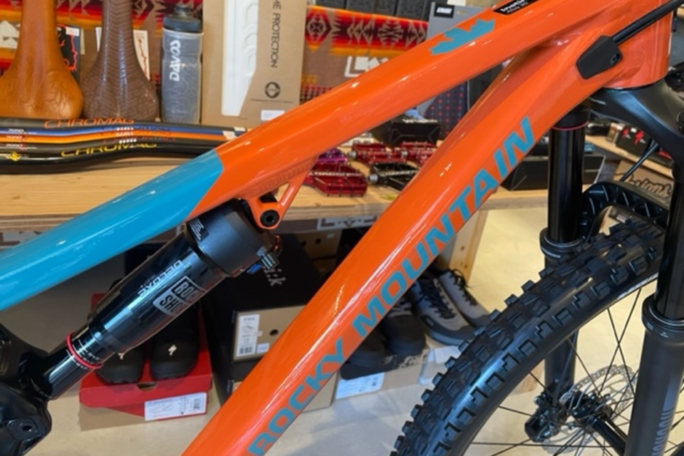 INSTINCT Alloy30  size Mの画像3