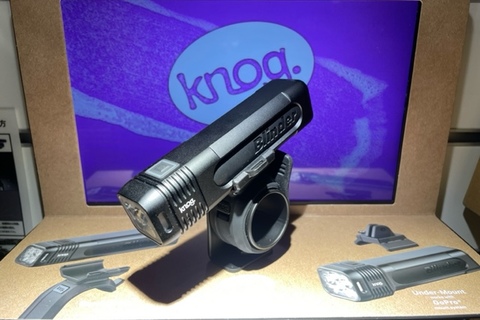 NEW！！イケてるknogのフロントライト！！BLINDER FRONT BIKE LIGHT！！