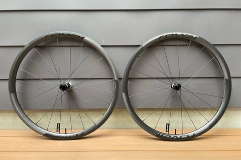 お久しぶりの入荷です。ROVAL ALPINIST CL2入りました～!!