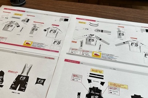 モノトーンな装いのジャージ作製です