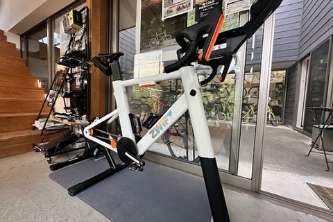ZWIFT RIDE with KICKR CORE 2